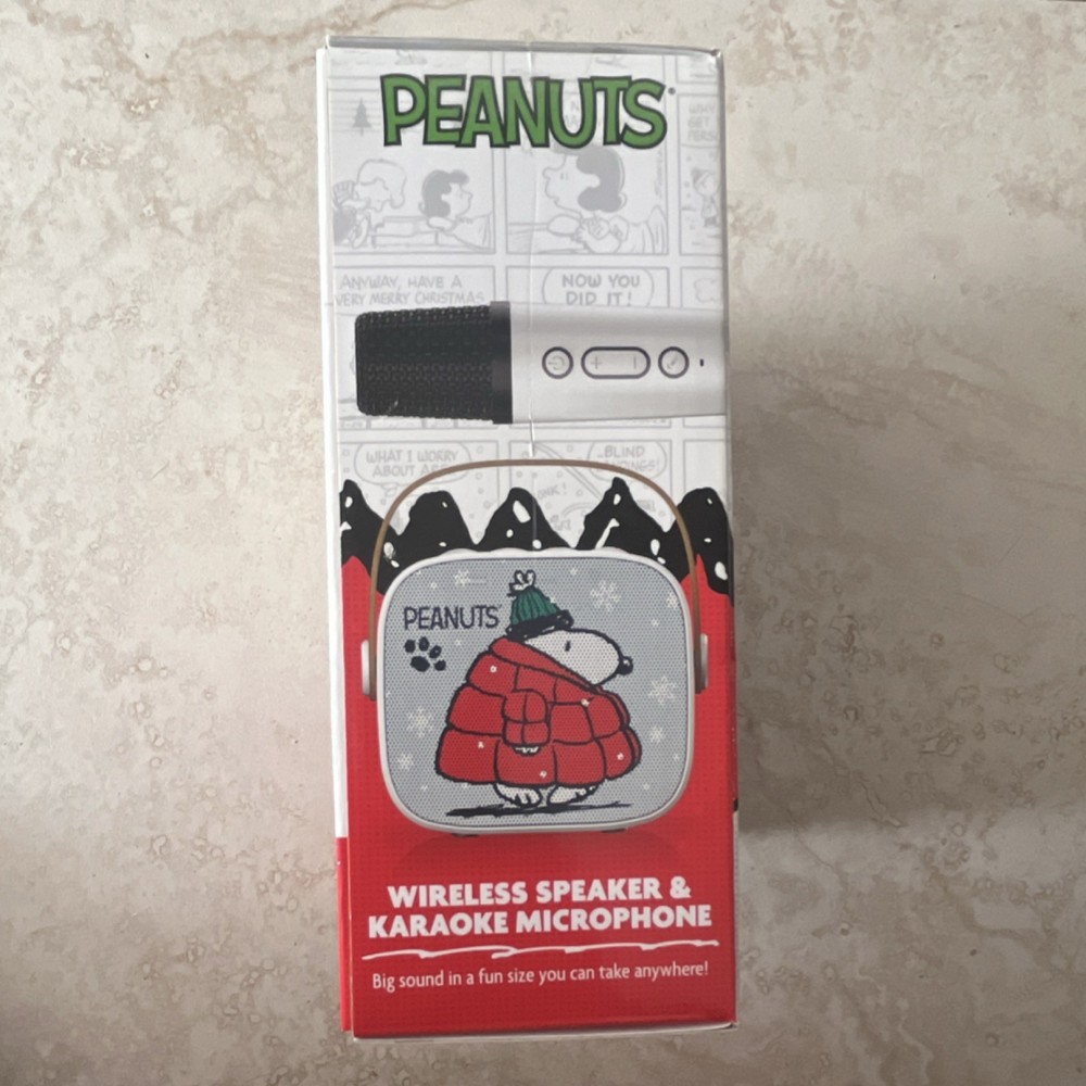 Peanuts Wireless Karaoke Microphone Speaker Bluetooth Snoopy Design White Red
