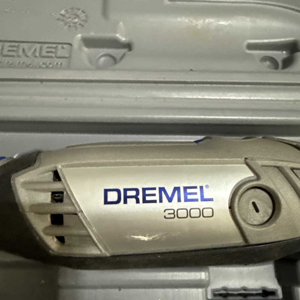 Dremel 3000 Variable Speed Rotary Tool + Kits