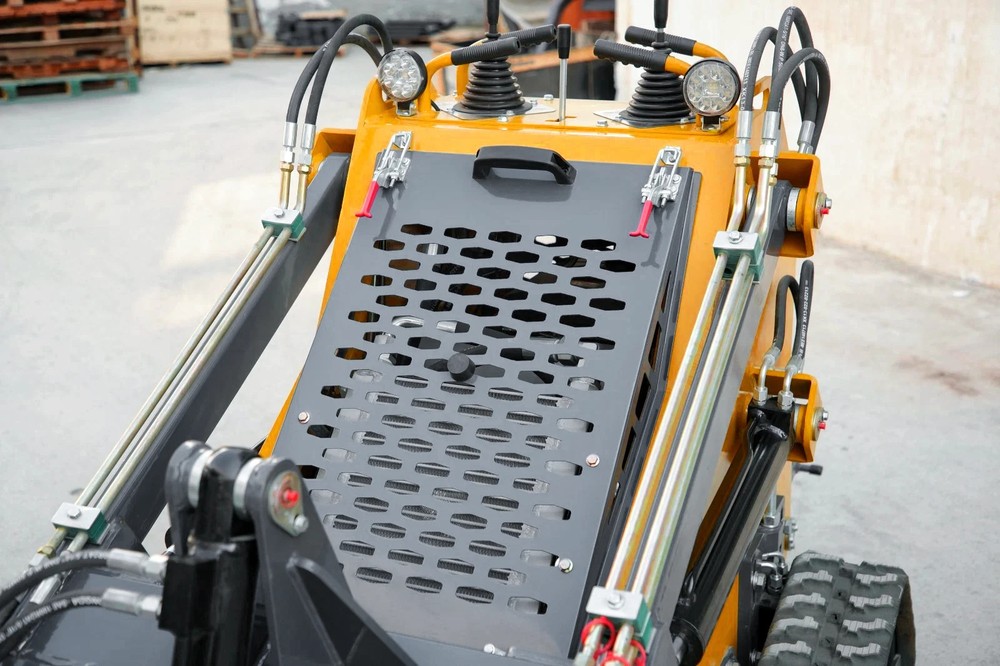 23HP Wheeled Mini Skid Steer Loader Gas EPA Engine Electric Start