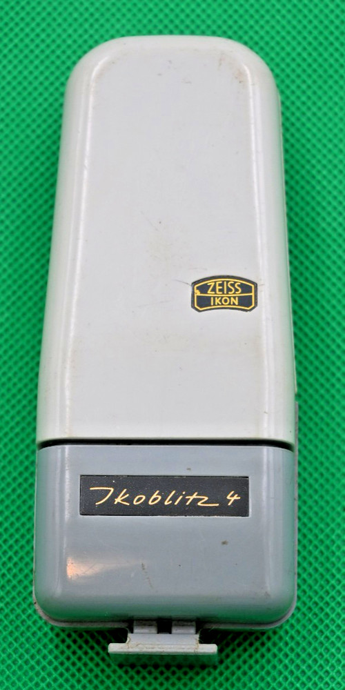 Zeiss Ikon Ikoblitz 4 flash unit for flashbulbs