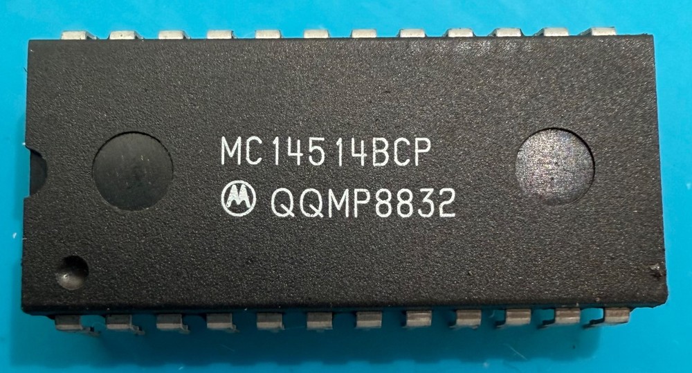 Motorola MC14514BCP Integrated Circuit