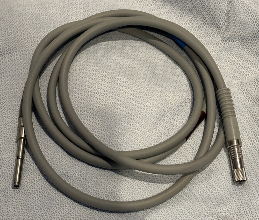 STRYKER ENDOSCOPY LIGHT CABLE 110 inches
