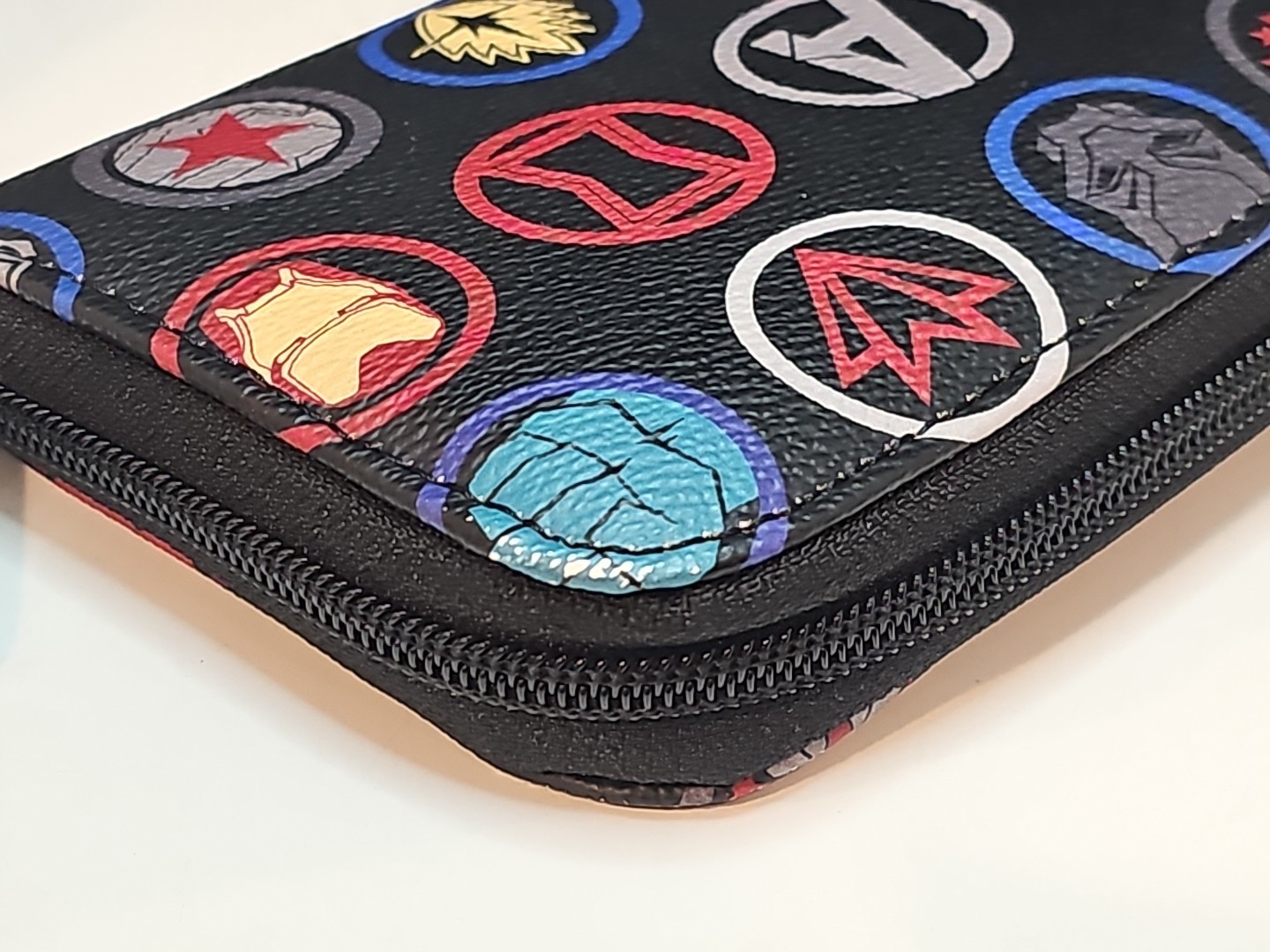 Loungefly Marvel Avengers Infinity War Icons Clutch Zip Around Wallet RARE 2018