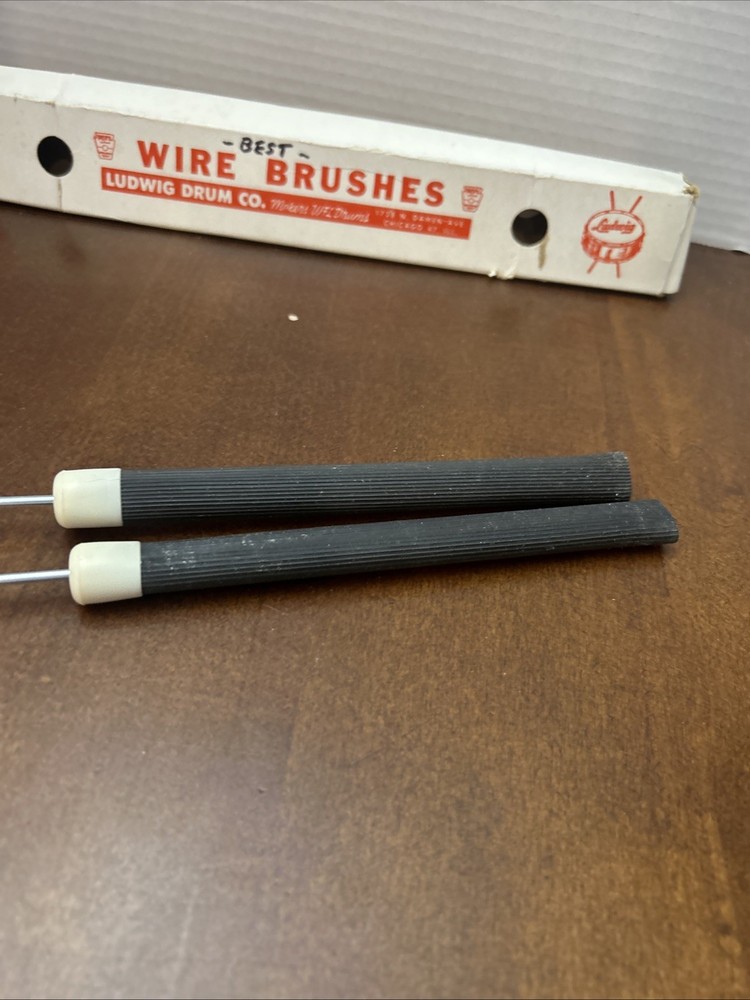 1960s Ludwig No. 193 White Black Model Retractable Brushes