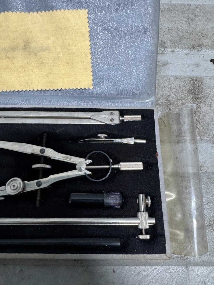 Scola Studio 1267 Drawing Drafting Compass Set Hard Case.