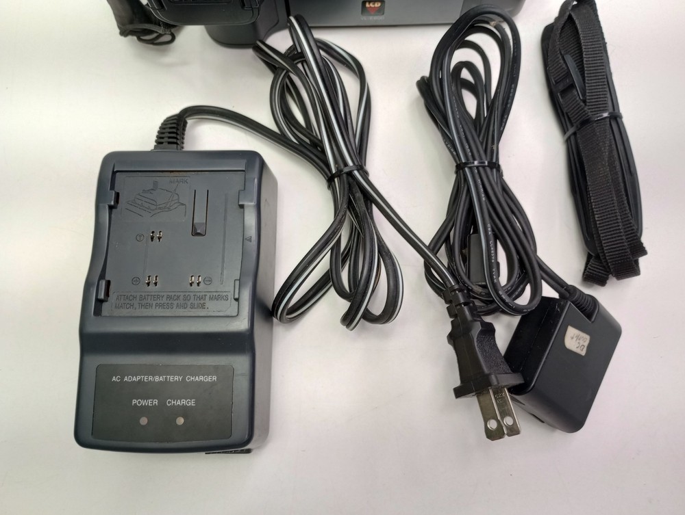 Sharp Viewcam VL-E600U 8mm camcorder (Tested Working) No Battery