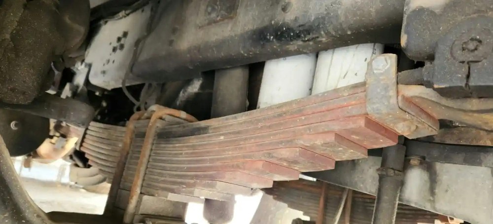 (Used) 2002 E Front Leaf & Springs  P-53807