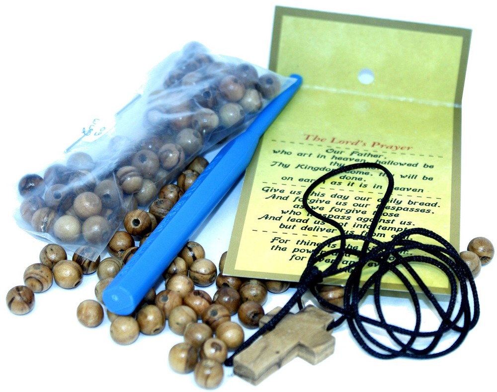 Knotting Threading tool with 60 olive wood beads (8mm) and an Olive wood Cross