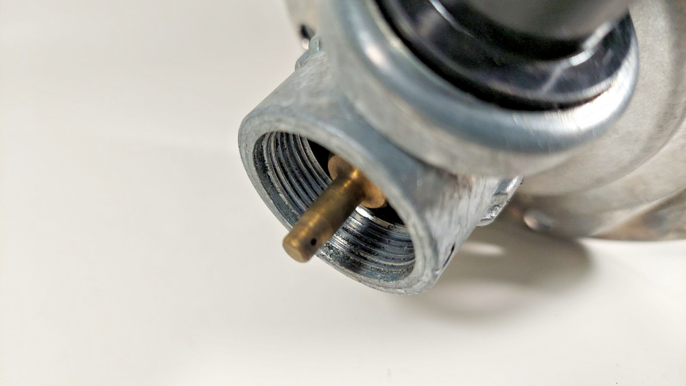 Coleman Propane Lantern Model 5151C700 Single Mantle Std. Ignt. Maroon Case