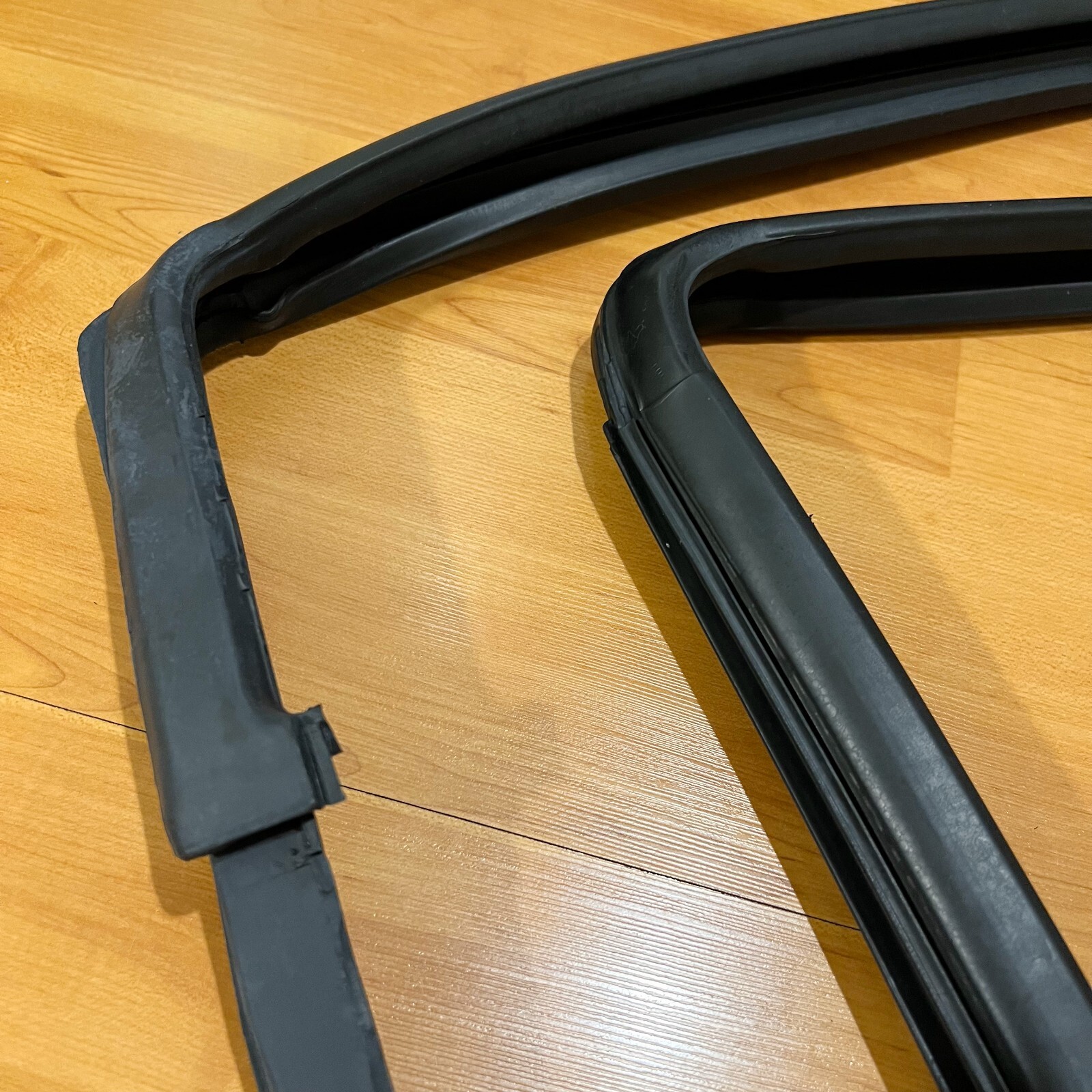 88-97 for Toyota Hilux LN85 Pickup Truck door window glass run channel felt seal