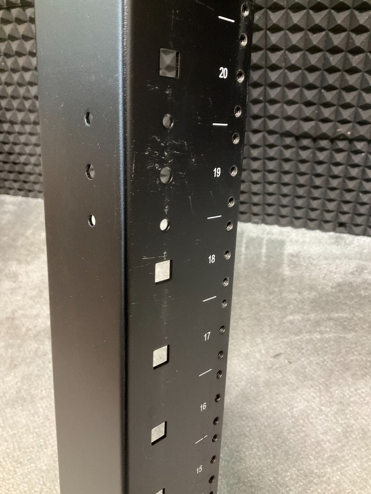 APC NetShelter 4 Post Open Frame Rack 44U AR204A ✅❤️️✅❤️️ OPEN BOX ✅❤️️✅❤️️
