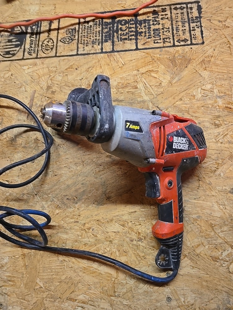 BLACK & DECKER 7 Amp 1/2" High-Torque Drill DR550 (SC8)