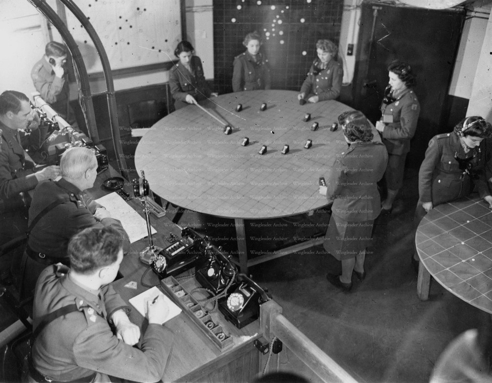 WAAF AT WORK - aviation photo