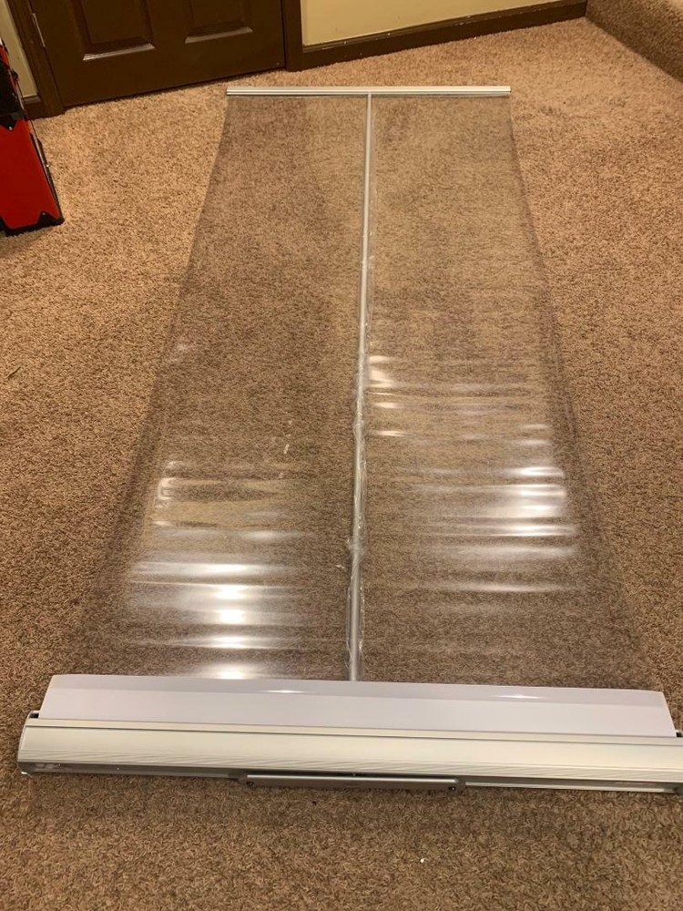 Pronto 39.4" silver retractable banner stand Model = Pr-39-Sil