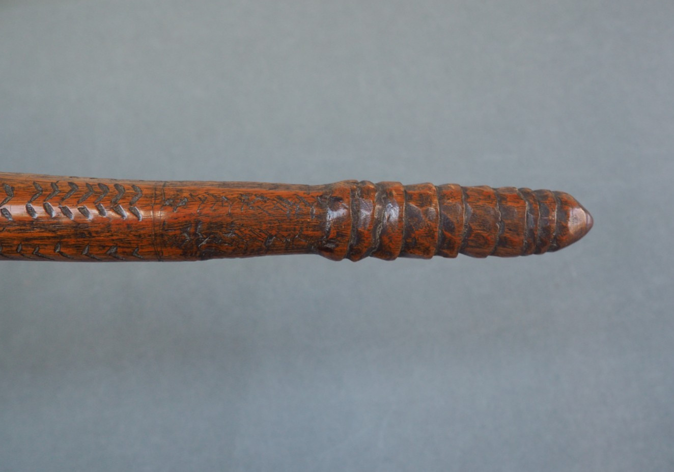 FINE ANTIQUE AUSTRALIAN ABORIGINAL TRIBAL ART CARVED WOODEN NULLA NULLA LEANGLE