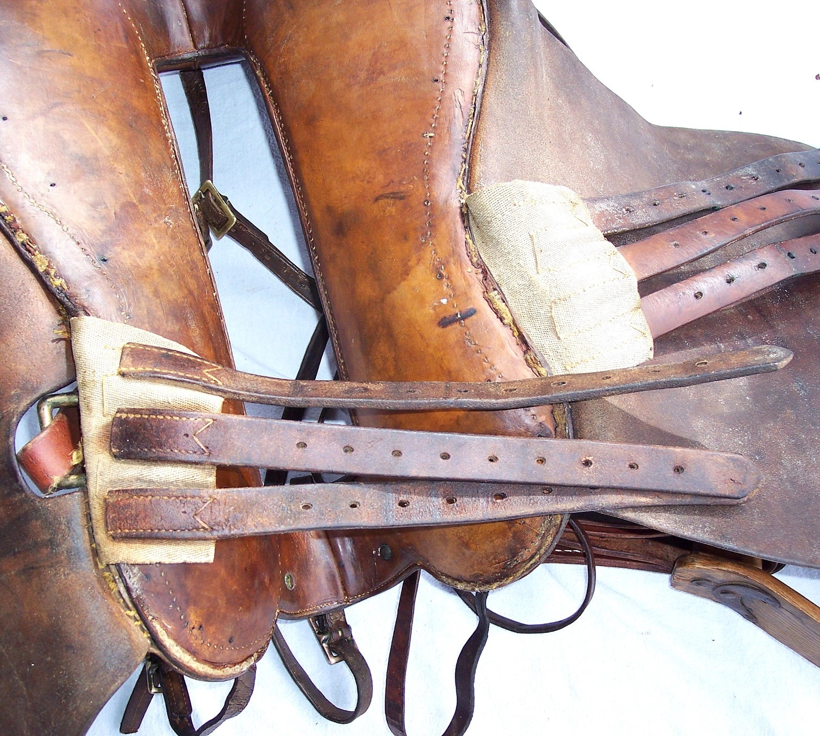 Antique US Cavalry Saddle Brass US Conchos Military McClellan 11" Seat Marked