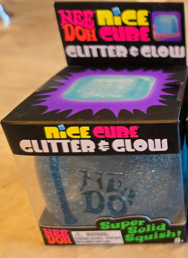 1 New NeeDoh - Nice Cube "Glitter & Glow" 1 available