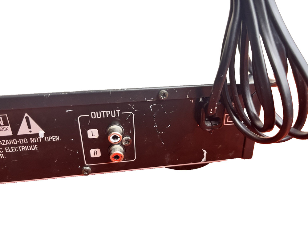 Denon TU-260L Tuner - Good Working Condition