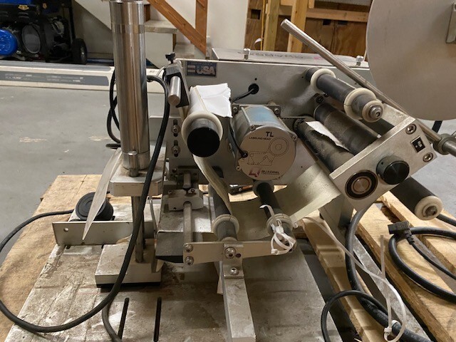 Quadrel T2 Tabletop Labeling System