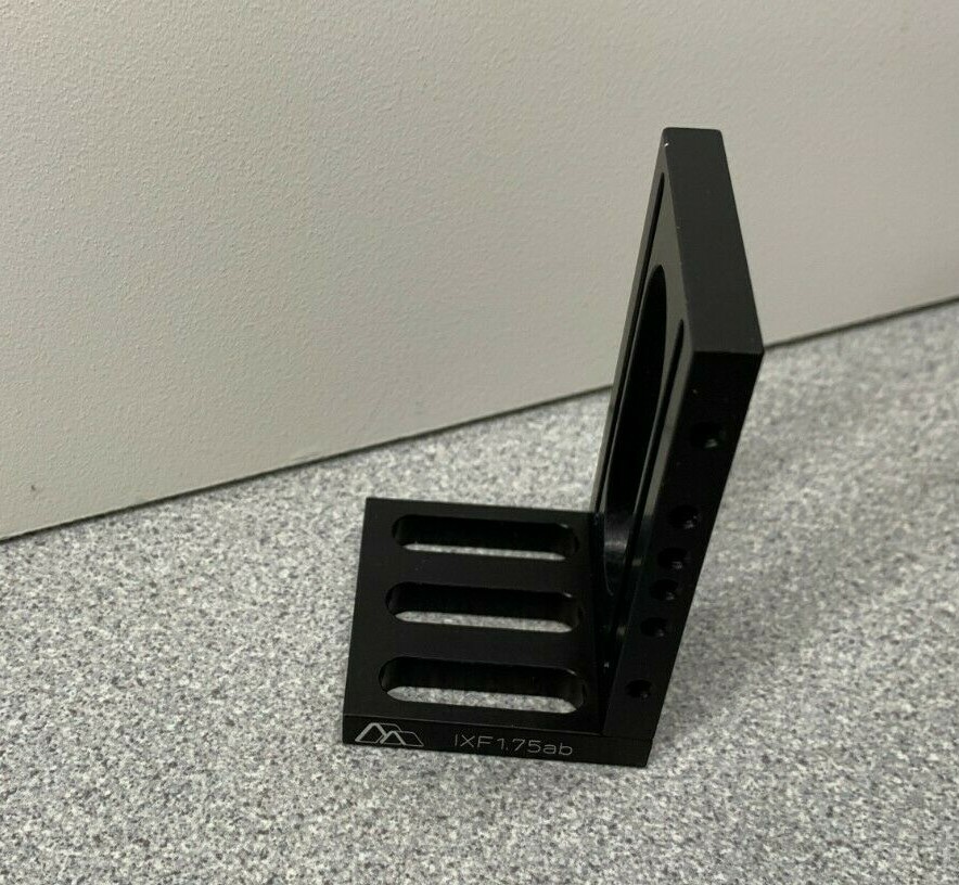 Siskiyou  IXF1.75an 90 Degree Mount Bracket
