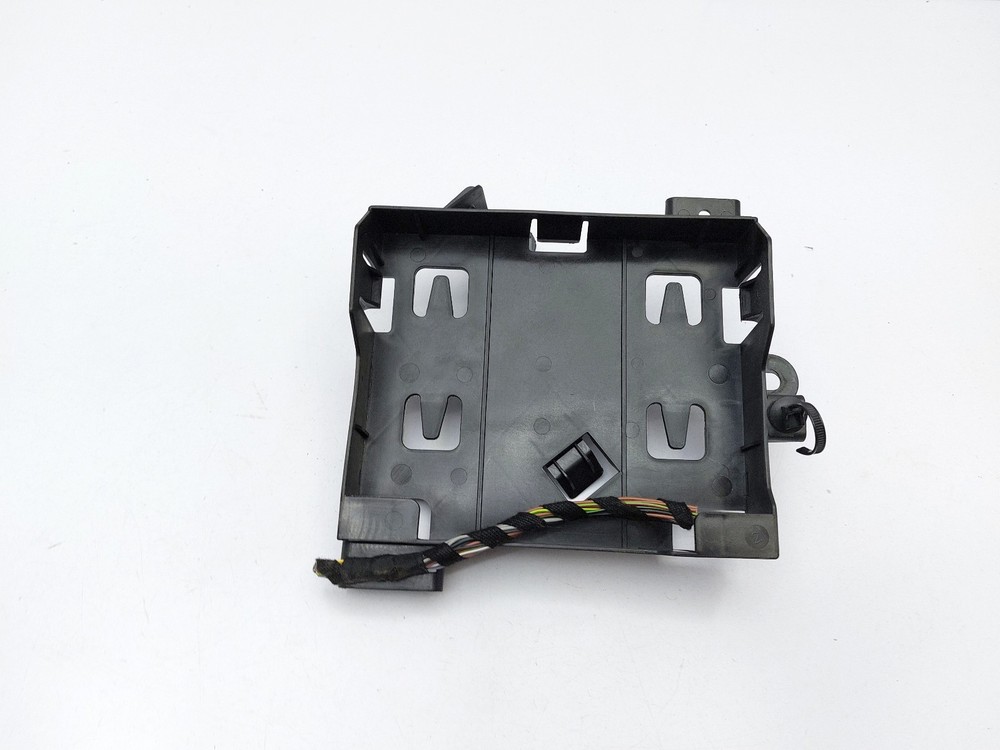 AUDI A4 B8.5 Central Convenience Module Controller Bracket 8K0907461A 2015