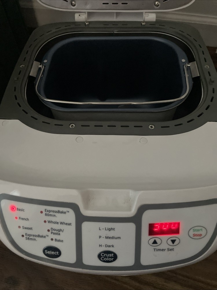 Oster Express Bake Bread Maker - 2Lb - Model 5838 White - Tested Works