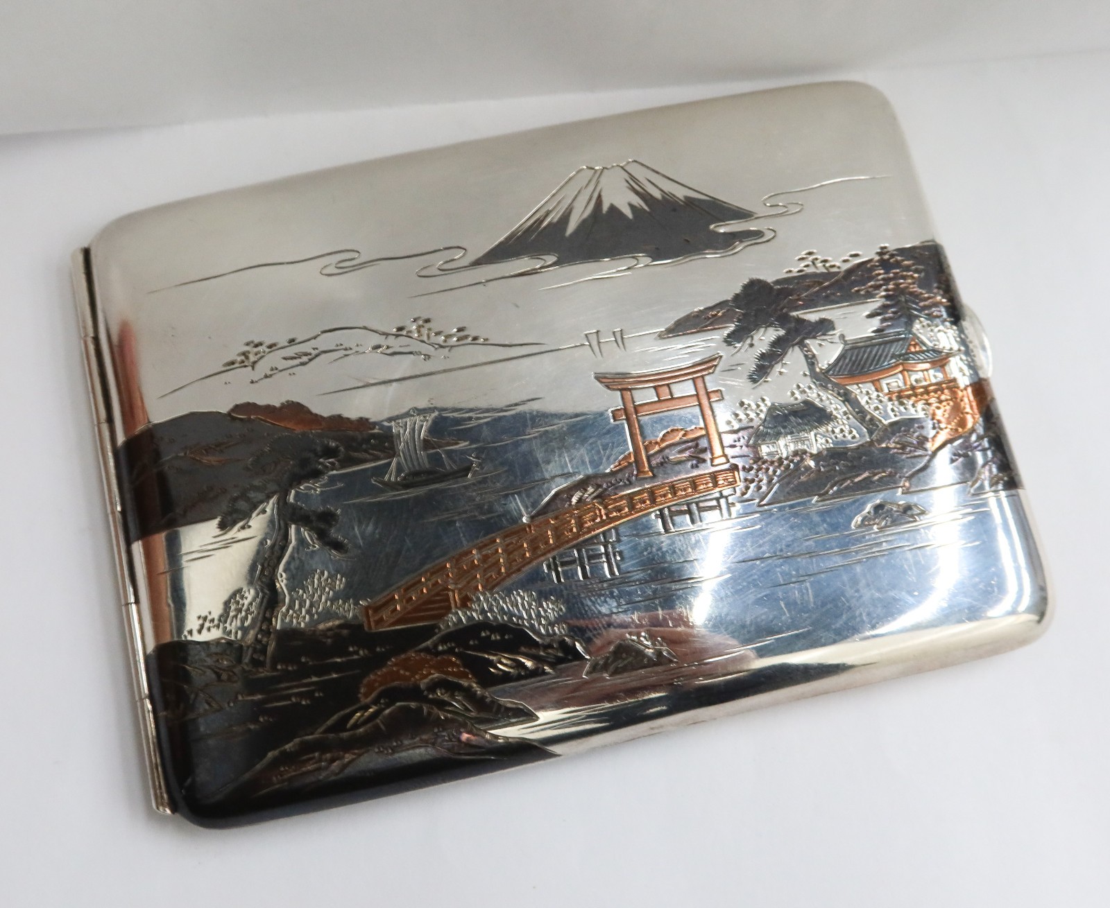 Japanese Mixed Metal 950 Silver Cigarette Case Mount Fuji circa 1920