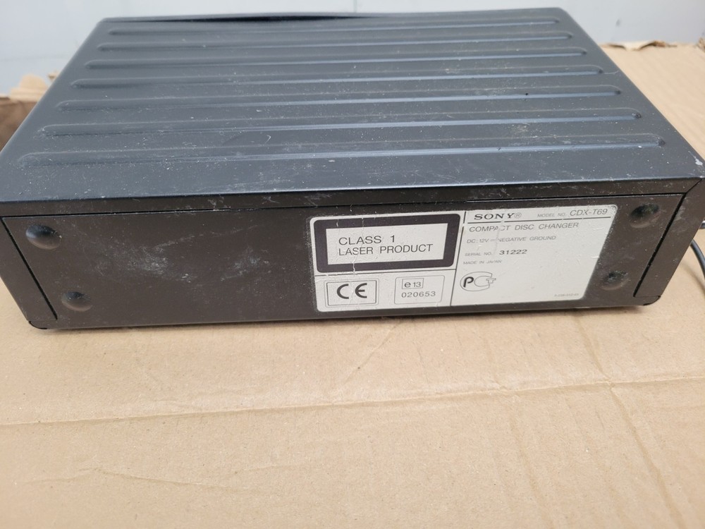 Sony CDX-T69 6 CD Changer - UNTESTED