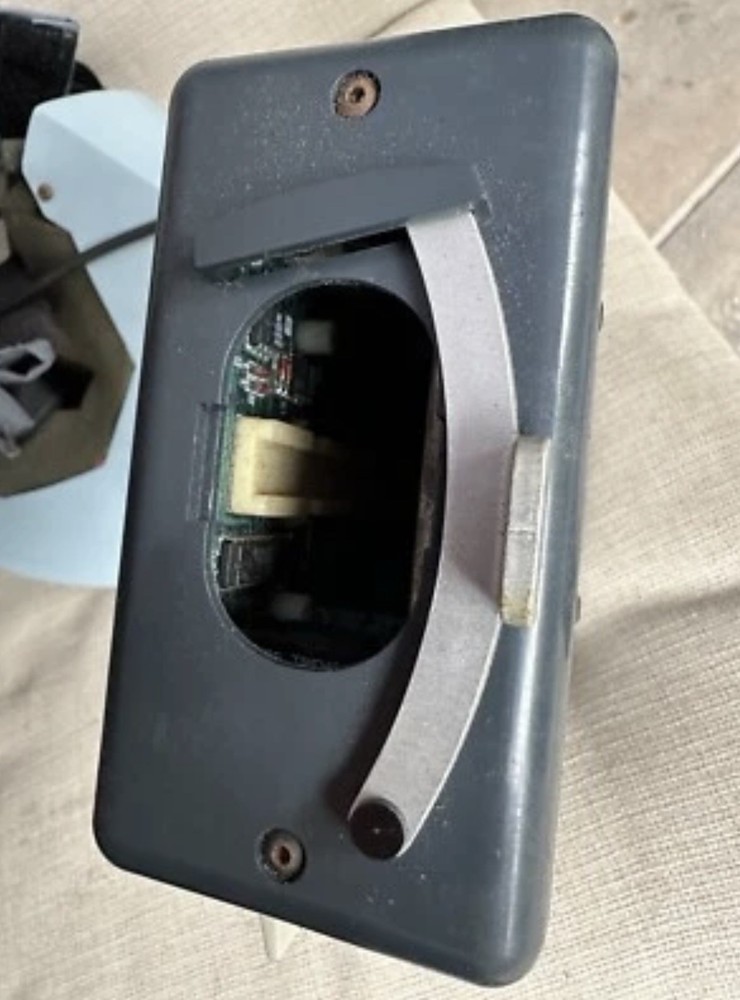 Visionics Low Vision Enhancement System LVES Model LC30A Aurora
