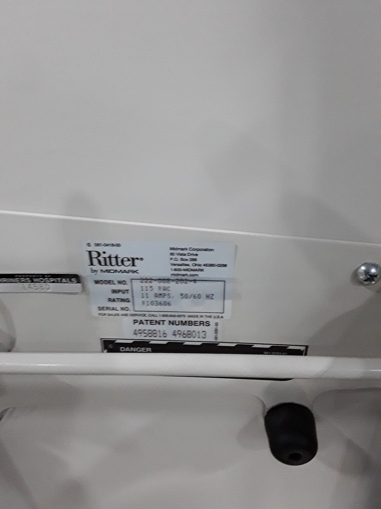 Midmark 222 Procedure Chair