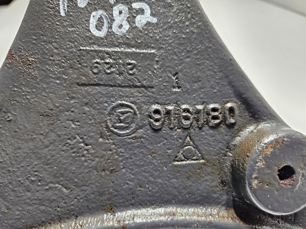 OMC Cobra Engine Mount Bracket 916180