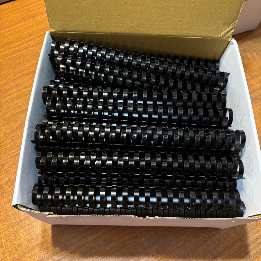 OfficeMax Binding Combs 1/4 Inch Black 100 Count Plastic for Document Binding