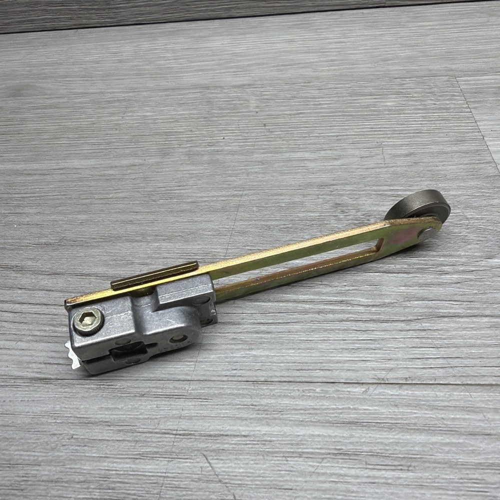 Honeywell Micro Switch LSZ52D Limit Switch Adjustable Roller Lever Arm, New