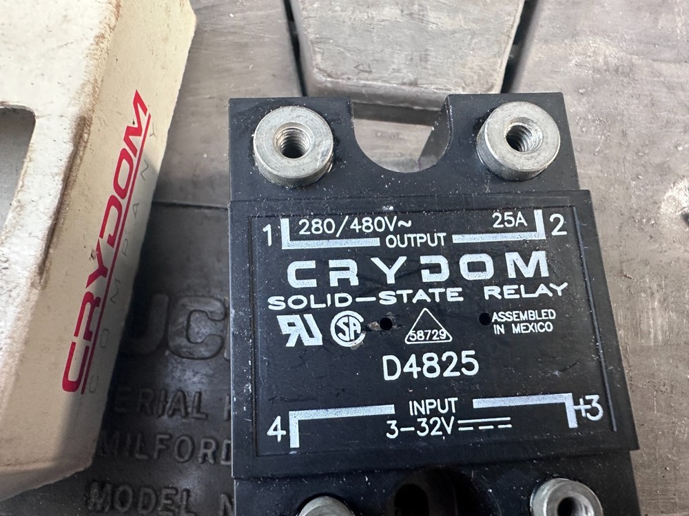 Crydom D4825 Solid State Relay