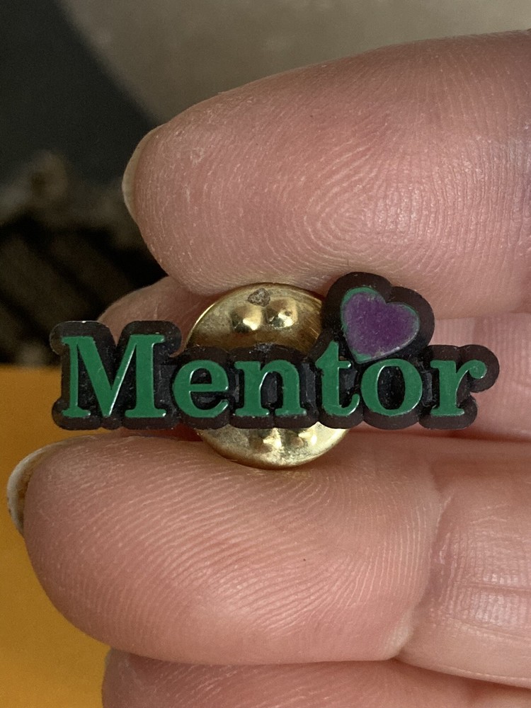 Mentor heart Lapel Pin EUC K535