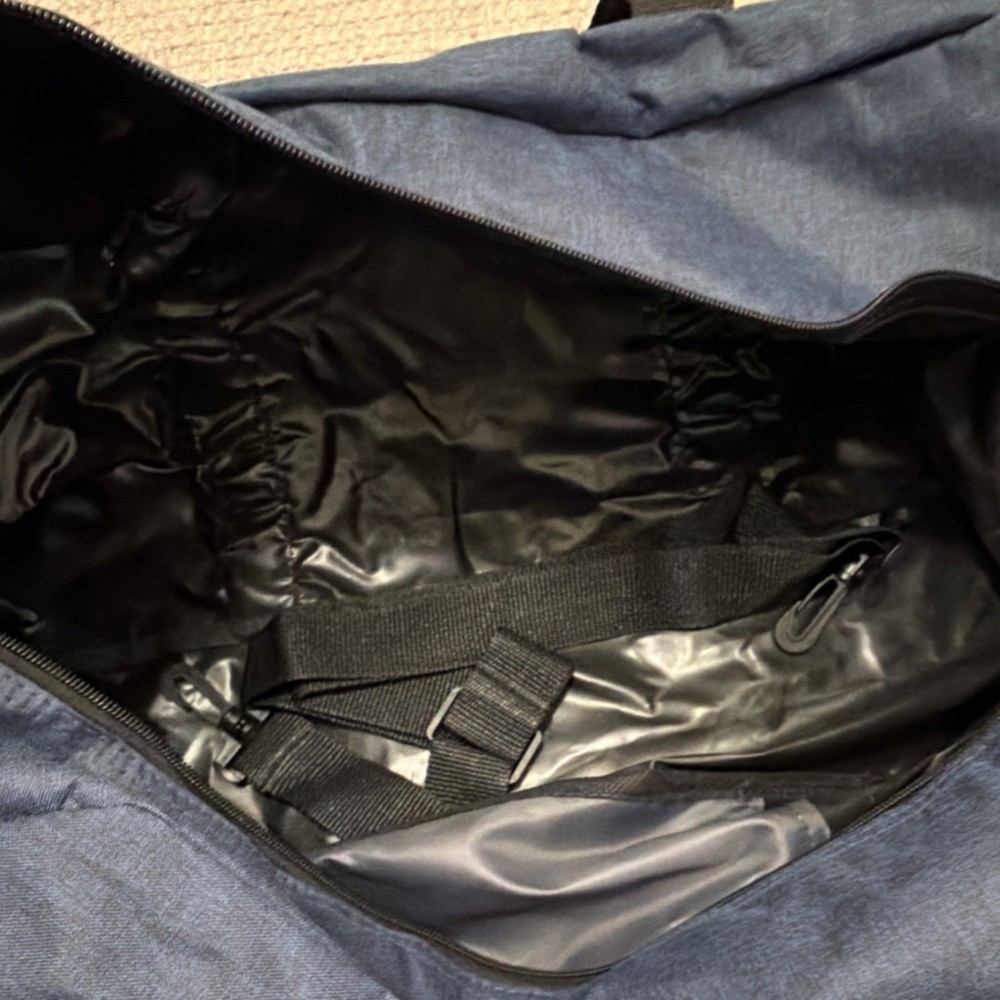 HINGHAM Navy Blue Polyester Duffle Bag Zip Closure Adjustable Strap Gym Training