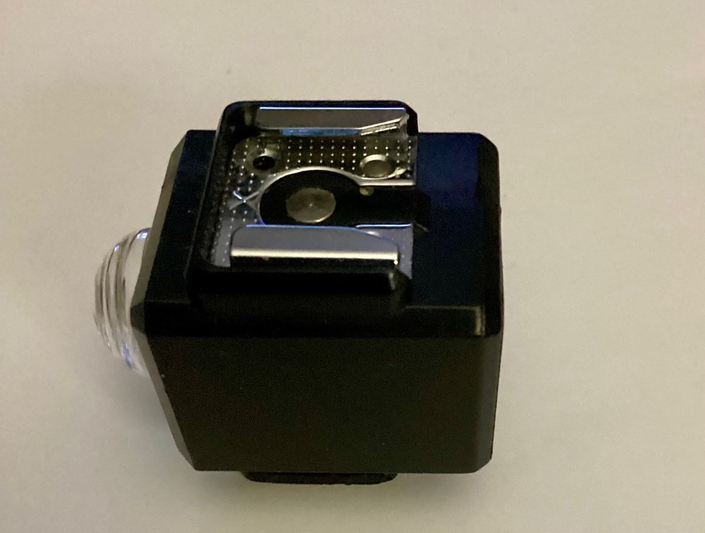 Hot Shoe Flash sync Slave adapter With 1/4 inch Threaded Base For Flash /Tripod