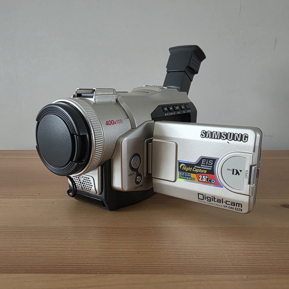 Samsung VP-D80 Digital Camcorder & Battery. Untested