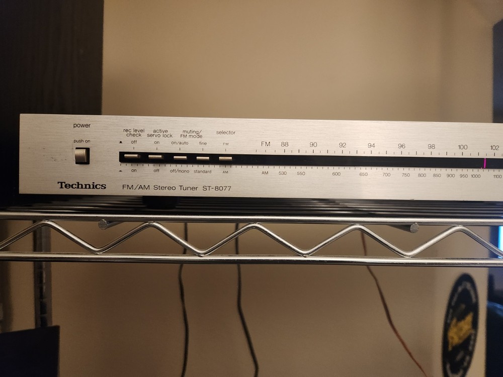 Technics ST-8077 AM/FM Stereo Tuner