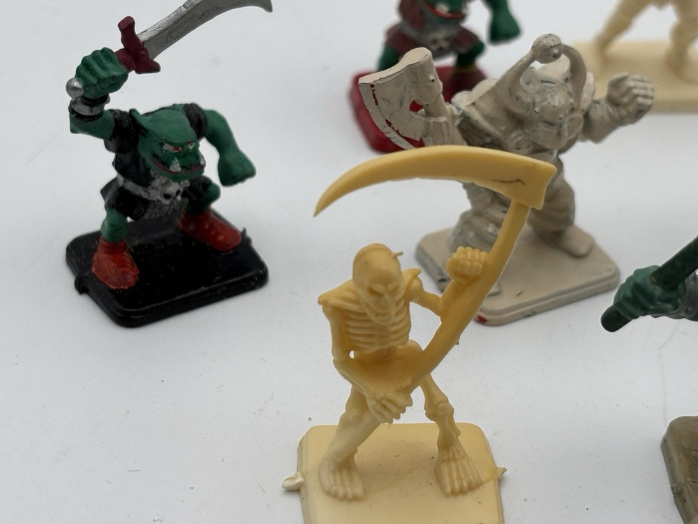 Hero Quest Figure Bundle X 13