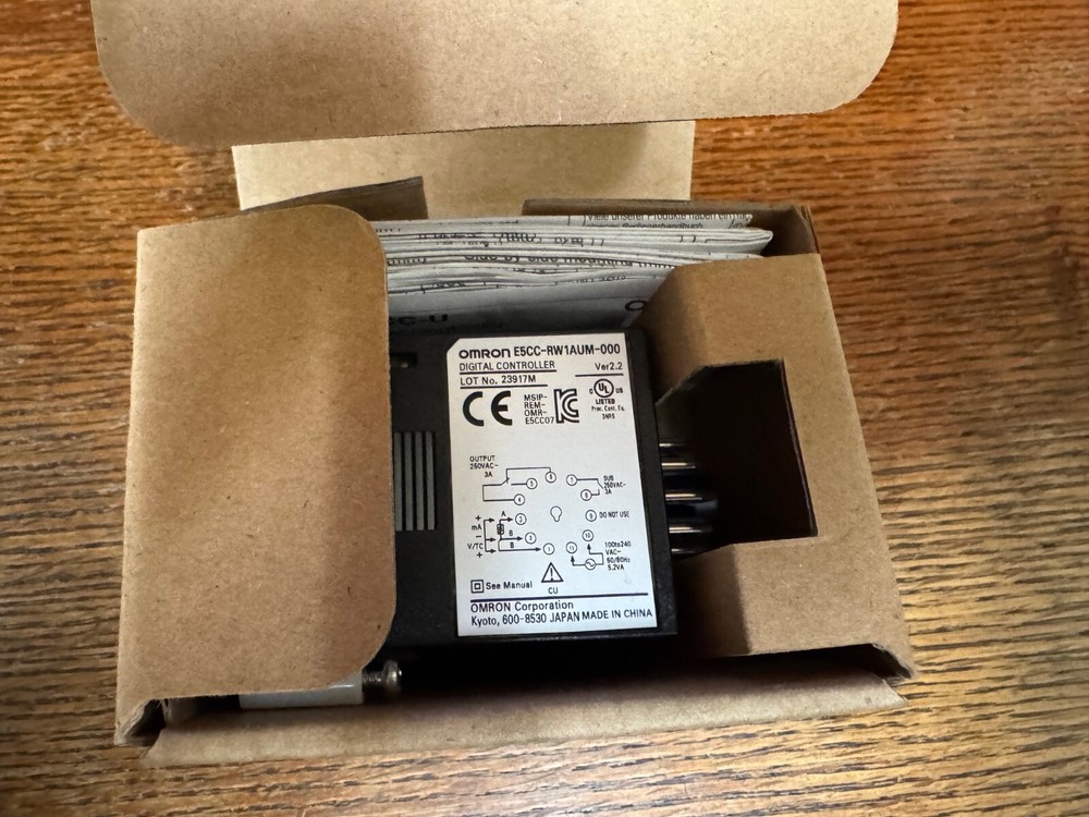 Omron, E5CC-RW1AUM-000, Digital Temp Controller