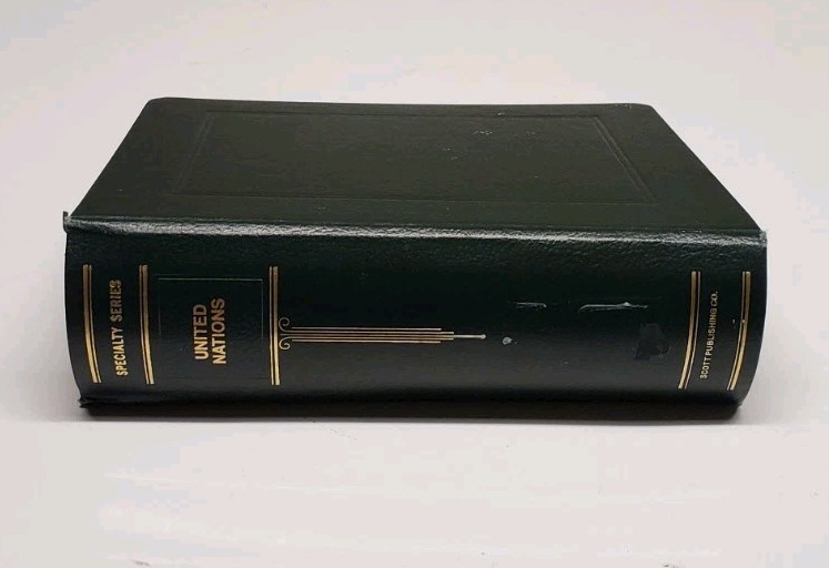 Binder Scott United Nations Specialty Stamp Binder Green 3 1/2"