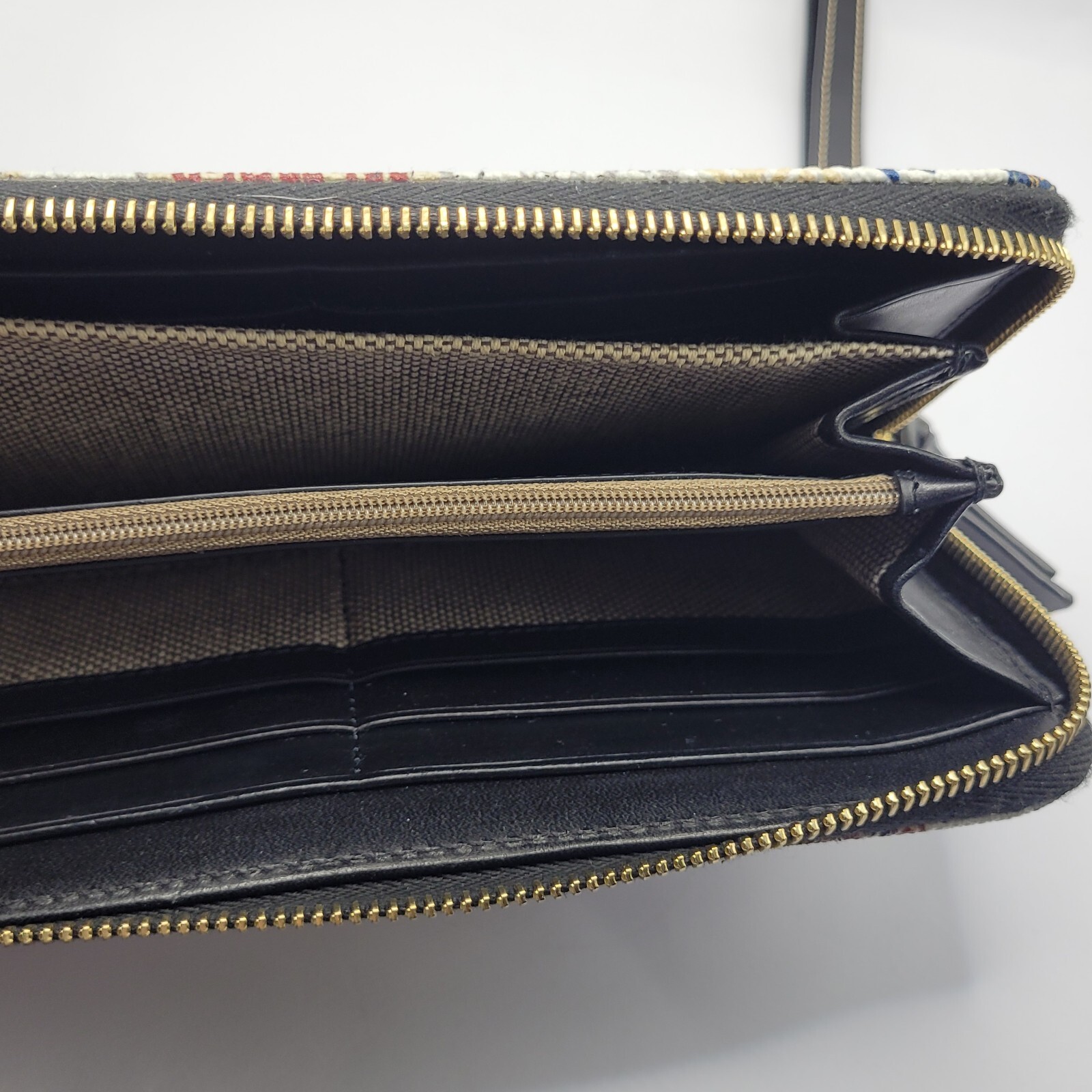 DVC Disney Vacation Club Dooney & Bourke Wallet Wristlet