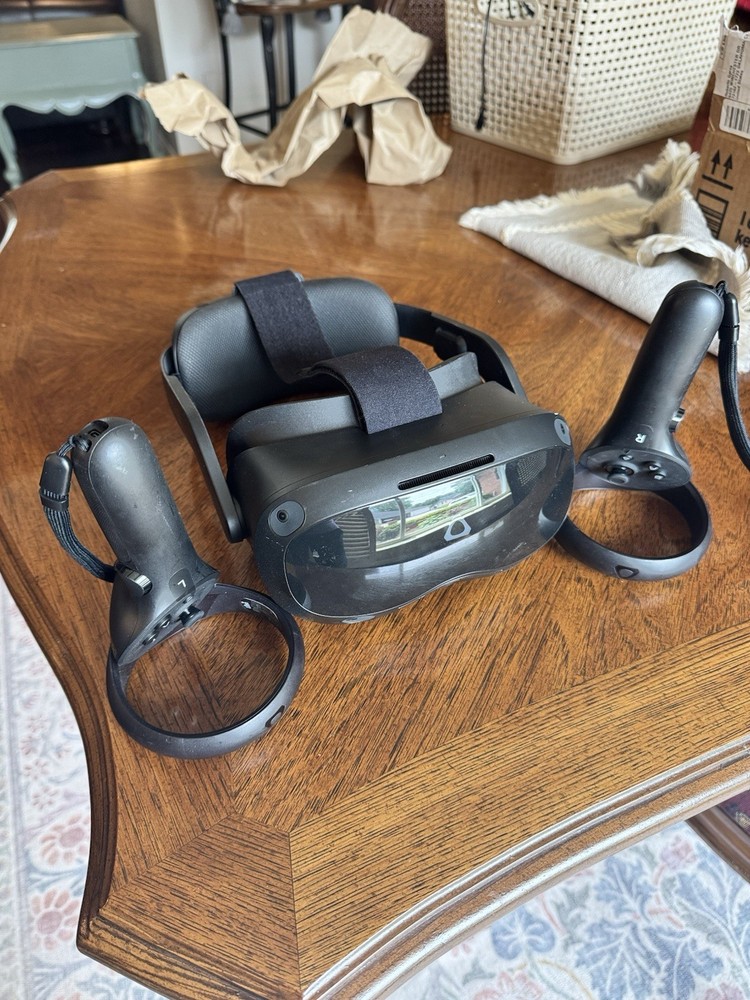 HTC Vive Focus 3 - VR Headset w Controllers Untested No Charger AS IS