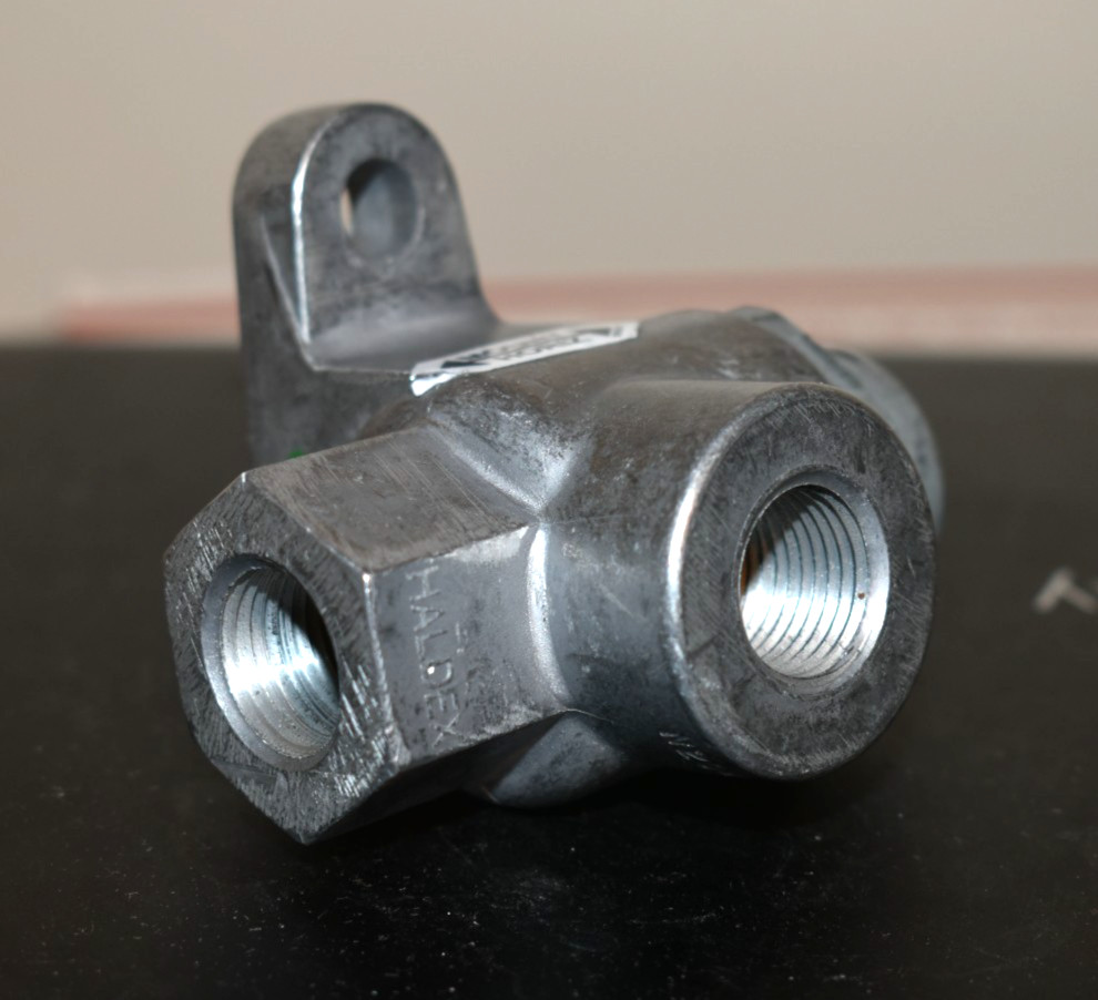 Haldex KN25061 Shuttle Type Two Way Check Valve OEM N20966 BA