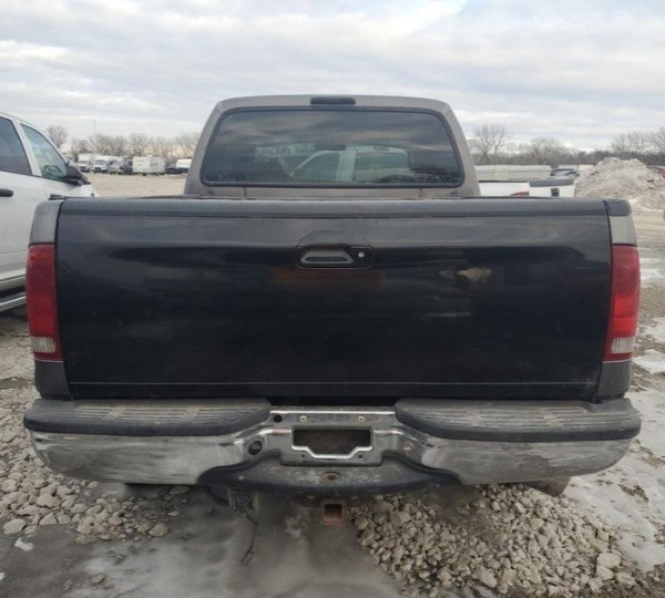 2003-2004 Ford F250 SD F350 SD Engine Fuse Box OEM