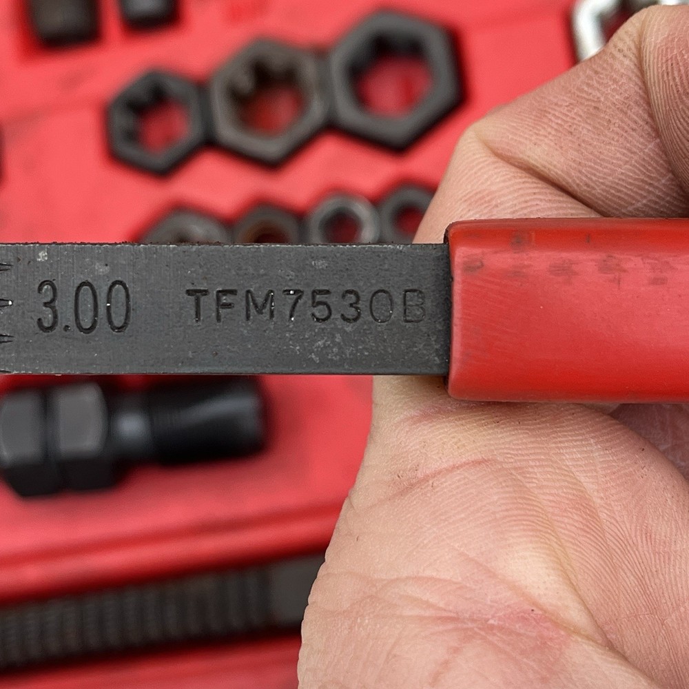 SNAP-ON - RTD40 - RETHREADING SET -W/Red Hard Case - Missing 3 pcs