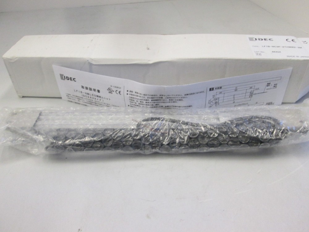 IDEC, LF1B-NC3P-2THWW2-3M, Light Bar, New