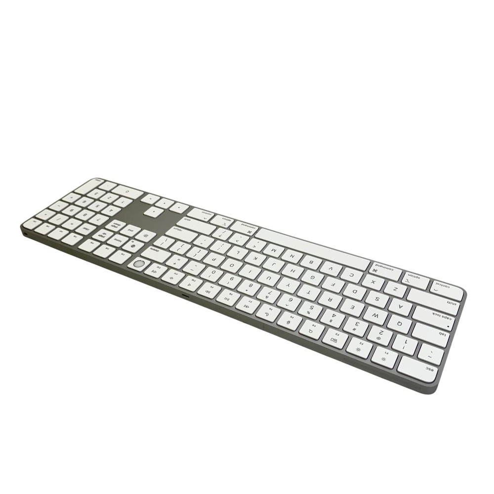 Apple A2520 EMC 3957 Wireless Bluetooth Magic Keyboard