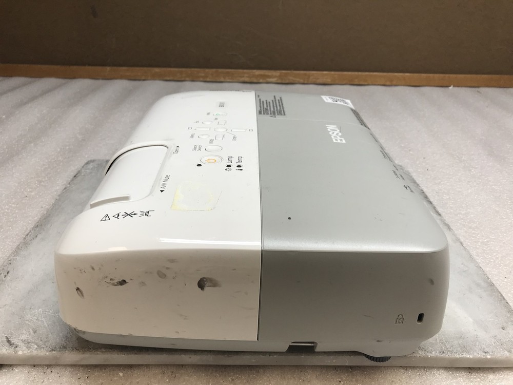 Epson EX30 LCD Projector Model H283A Avi/HDMI No Remote Tested & Functional